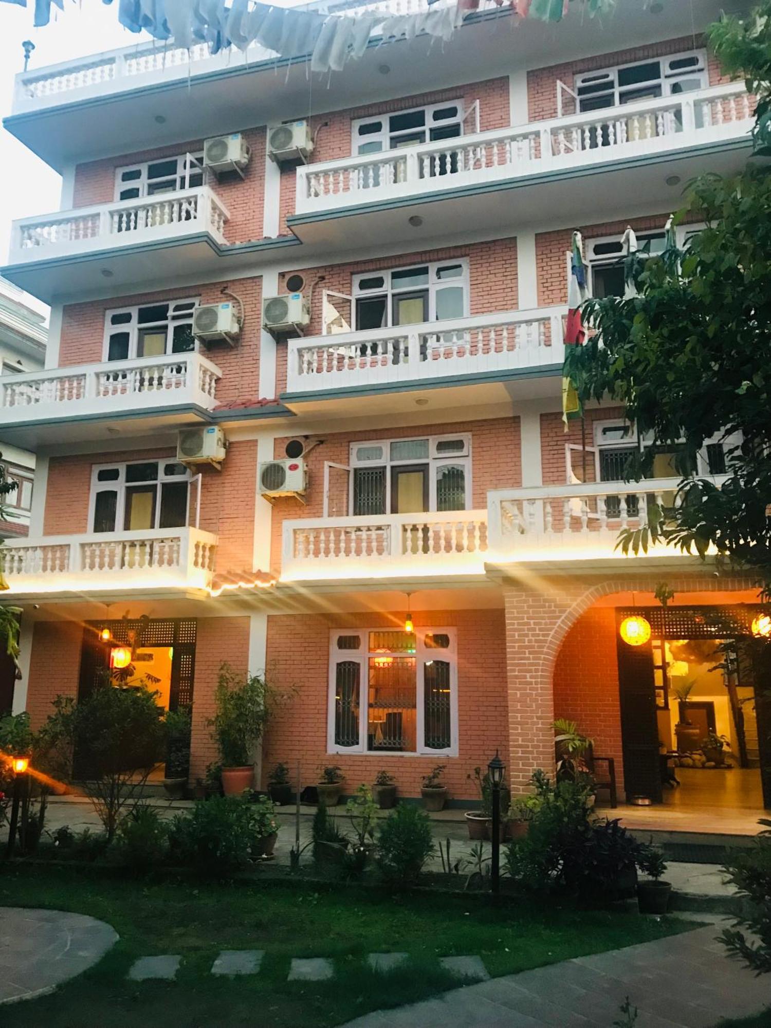 Hotel Lotus Garden กาฐมาณฑุ ภายนอก รูปภาพ