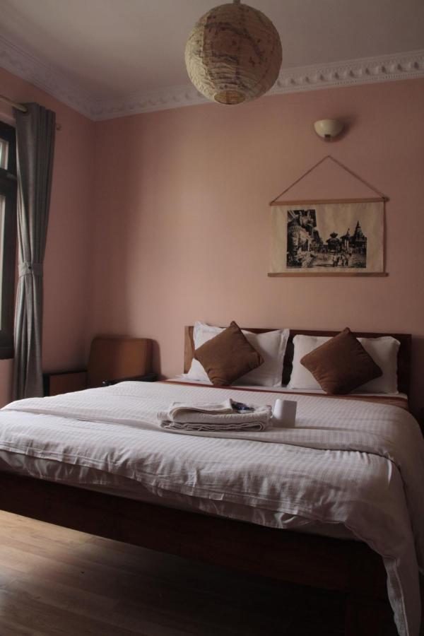 Hotel Lotus Garden กาฐมาณฑุ ภายนอก รูปภาพ