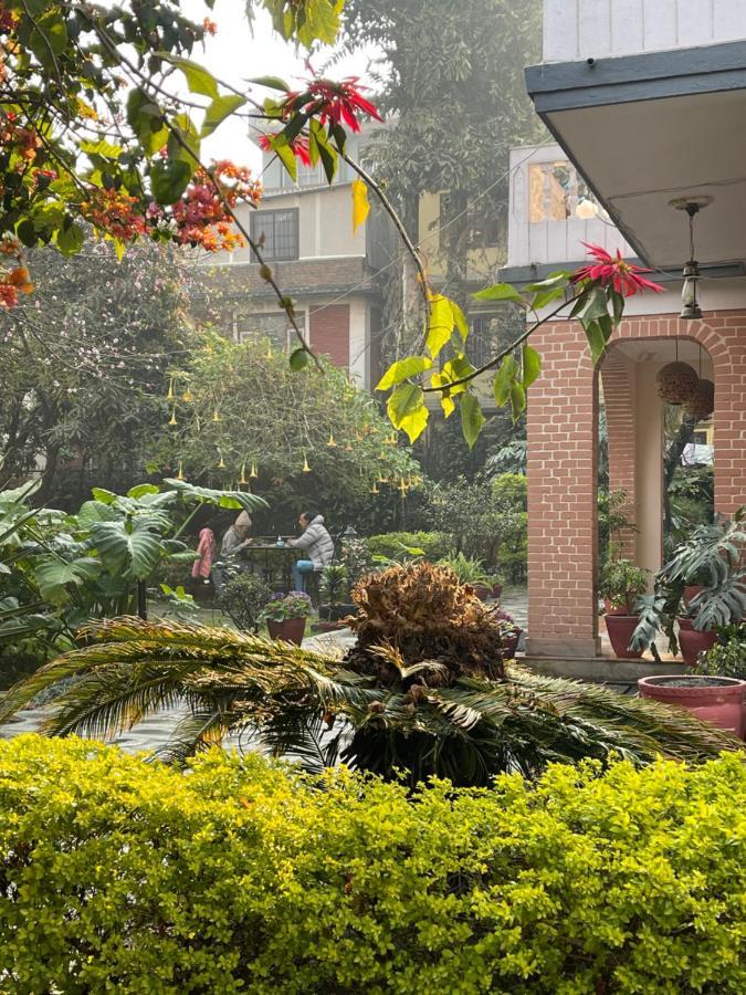 Hotel Lotus Garden กาฐมาณฑุ ภายนอก รูปภาพ